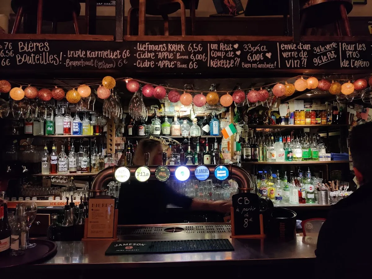 Betty's Bar hero image