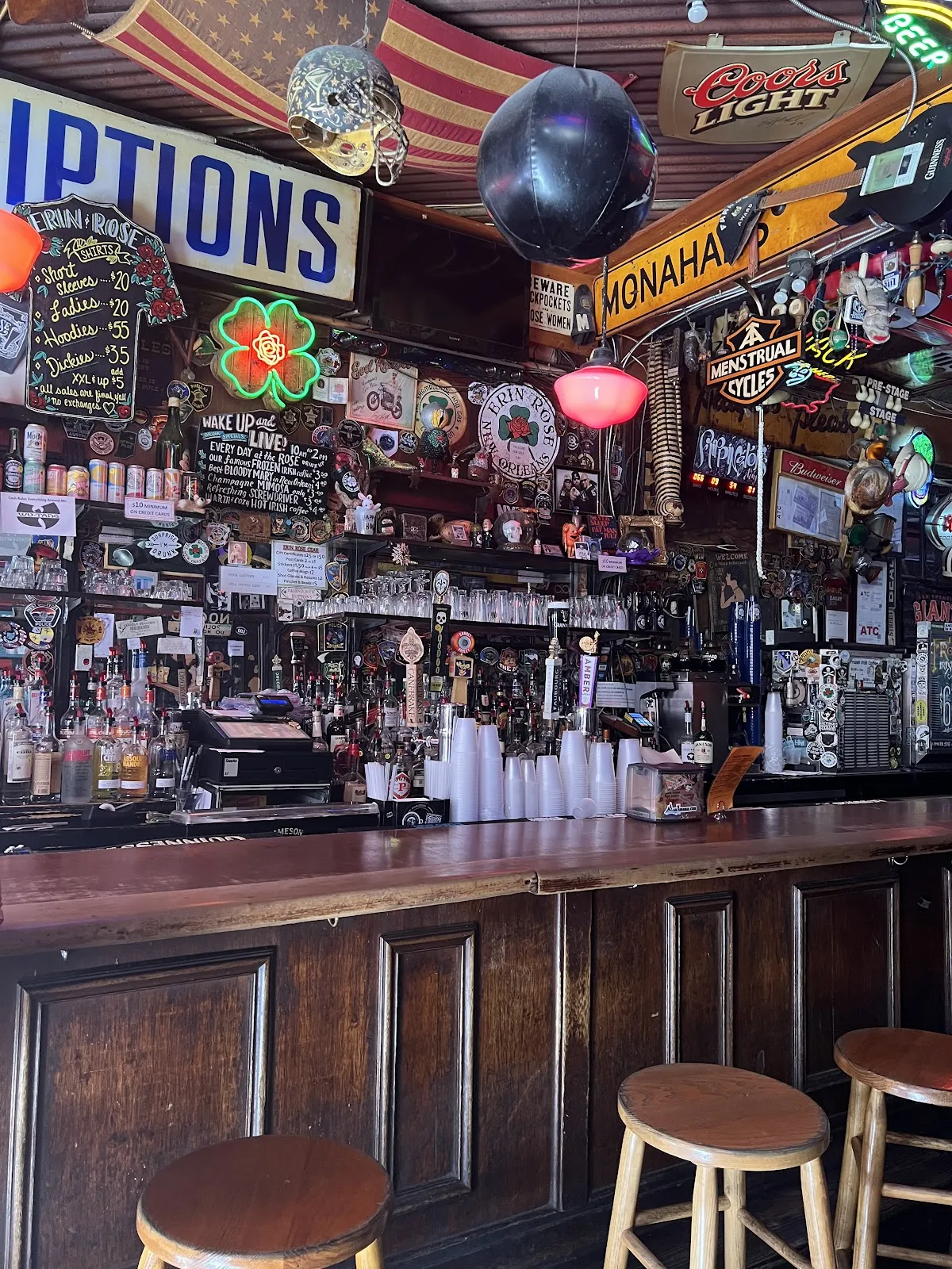 Molly's Irish Pub hero image