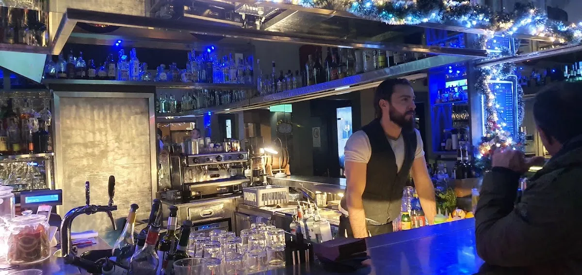 Viktoria Lounge Bar hero image